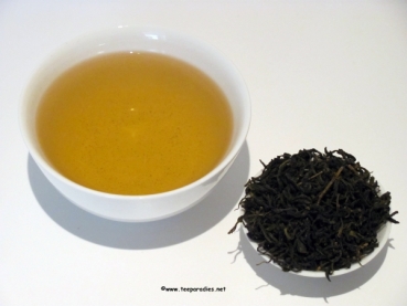 Yellow Tea province anhui china 100 g. in white tin
