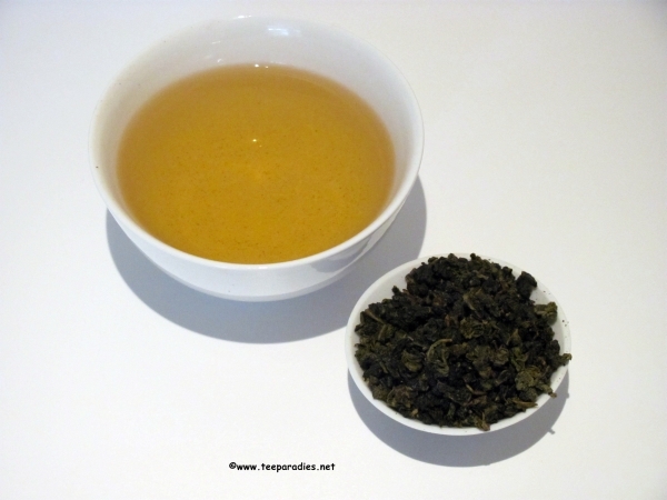 BIO: Milky Oolong 50 g. in white tin