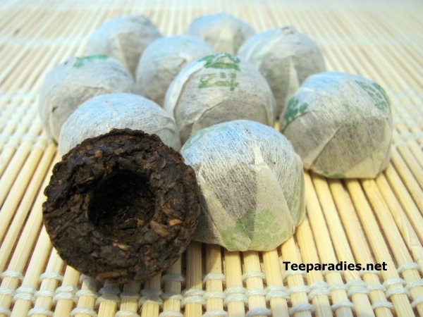 China Mini Tuo Cha feinster Pu Erh Tee 15 J. alt - 10 Stck 45 g.